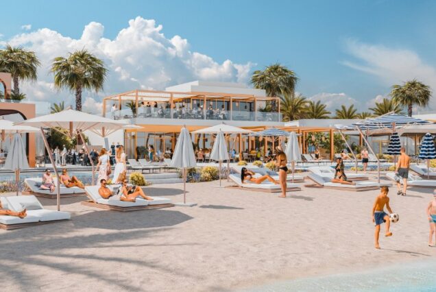 La Mer Beach Visit